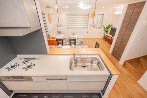 Nhà bếp/bếp nhỏ tại 新筑Jr山手線鶯谷徒步3分直达上野 秋叶原 新宿 涩谷 池袋 原宿 银座 成田机场独栋四层110平别墅
