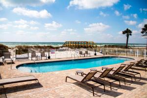Bazén v ubytování Courtyard by Marriott Fort Walton Beach-West Destin nebo v jeho okolí