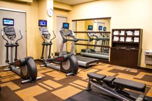 Fitness centrum a/nebo fitness zařízení v ubytování Courtyard by Marriott Fort Walton Beach-West Destin