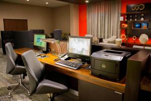 TV a/nebo společenská místnost v ubytování Courtyard by Marriott Fort Walton Beach-West Destin