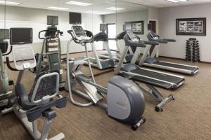 Fitness centrum a/nebo fitness zařízení v ubytování Courtyard by Marriott Waco