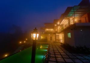 Bazén v ubytování Irish County Vagamon Pool Resort by VOYE HOMES nebo v jeho okolí