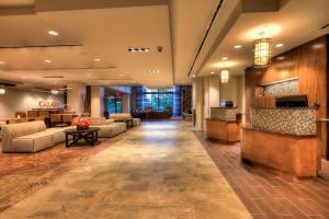 Posezení v ubytování Courtyard by Marriott Pigeon Forge