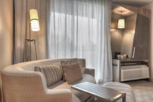 Posezení v ubytování Courtyard by Marriott Pigeon Forge