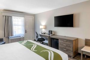 Postel nebo postele na pokoji v ubytování Quality Inn & Suites Amsterdam
