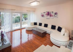 Posedenie v ubytovaní Villa De Luxe