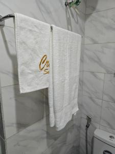 Koupelna v ubytování Crasto Suites