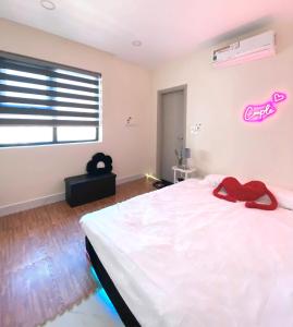 Postel nebo postele na pokoji v ubytování Home couple