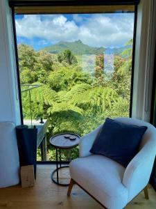 Φωτογραφία από το άλμπουμ του Nestled in Nature, 2 Bedroom Treetop Home σε Raglan