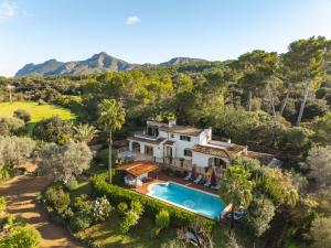 En generel udsigt til bjerge eller udsigt til bjerge taget fra villaen