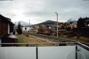 A general mountain view or a mountain view taken from Az apartmant