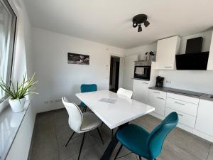 Η κουζίνα ή μικρή κουζίνα στο Ferienwohnung Menge