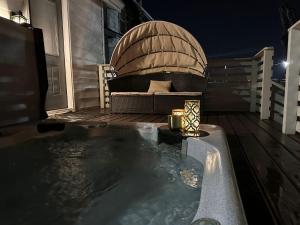 Fotografie z fotogalerie ubytování Best EWR Airport Apt-Hot Tub-Free Parking v destinaci Hillside