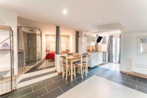 Η κουζίνα ή μικρή κουζίνα στο Chez Patricia En Provence