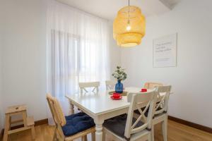Foto de la galería de Apartments Cesare with Shared Pool en Ližnjan