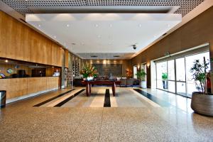 Lobby o reception area sa Hotel Continental Luanda