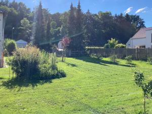 Zahrada ubytování Hinkelshof - 3 Gästezimmer - naturnah, ökologisch, urig, Selbstversorgerküche