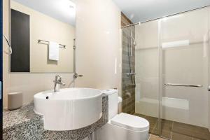 Koupelna v ubytování Silkhaus Classic 2BR at Horizon Tower in Reem Island