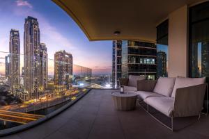 Foto dalla galleria di Luxury 3BD study in Missoni with private elevator a Dubai