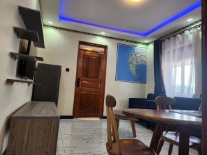 Posezení v ubytování EQUATOR SUITES -KAMPALA -Ivory Mall -Bunga Gaba Road