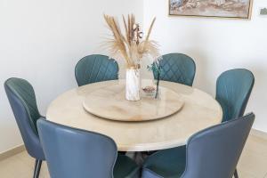 Kép Relax in Spacious 2BD with Sea View in Al Hamra szállásáról Rász el-Haimában a galériában