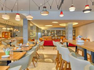 ibis Bengaluru Outer Ring Road的休息区