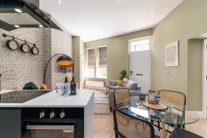 Η κουζίνα ή μικρή κουζίνα στο Chelmsford Loft 7