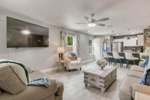 TV/trung tâm giải trí tại Casita at Bayou Grande