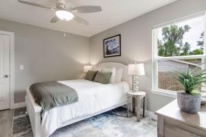 Giường trong phòng chung tại Casita at Bayou Grande