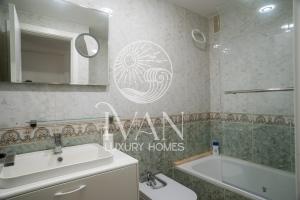 Koupelna v ubytování Casa Ferrara Ivan Luxury Homes 3ªPlta Norte 1ªLinea