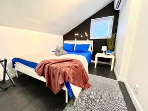 Posteľ alebo postele v izbe v ubytovaní Chopin apartments self check-in