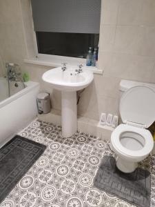 Ένα μπάνιο στο Legacy House