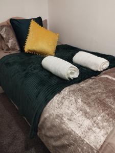 Ένα ή περισσότερα κρεβάτια σε δωμάτιο στο Legacy House