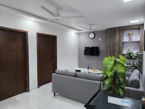 Μια τηλεόραση ή/και κέντρο ψυχαγωγίας στο Heaven Serviced Apartments