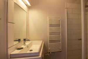 Ένα μπάνιο στο Le petit nid-la morandie +21 φωτογραφίες