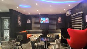 Posezení v ubytování Triple Tee Luxury Hotel & Service Apartments Surulere