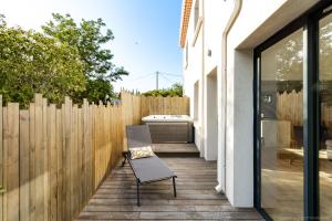 Imagen de la galería de Villa Feliz, vue mer, piscine, jacuzzi, en La Ciotat