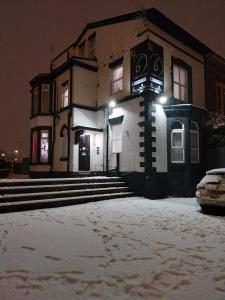 Anfield Contractors Accommodation v zimě