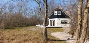 Tòa nhà nơi nhà nghỉ dưỡng tọa lạc