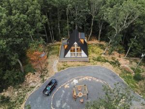 Fotografie z fotogalerie ubytování The Sparrow Luxury A-Frame in the Shenandoah v destinaci Luray