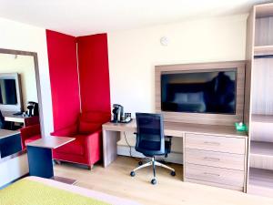TV a/nebo společenská místnost v ubytování Westport Inn