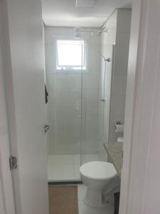 Et badeværelse på Apartamento confortável Animália Park, Thermas Da Mata, Shopping