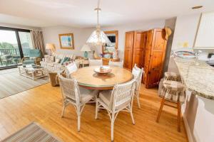 Χώρος καθιστικού στο Sunset Paradise 3 Bedroom Condo Resort Amenities