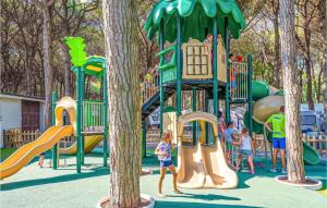 Herní místnost nebo prostor pro děti v ubytování The Charming Marina Village Tipo 3-3 Bedroom Villa 6 persons