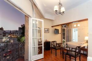 Prostor za sedenje u objektu Hotel Colonial Salta