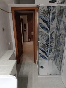 A bathroom at City Break Nomentana