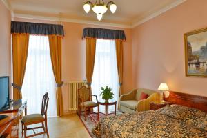 Hotel Kolonada的休息区
