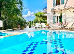 Bassein majutusasutuses Aphrodite Suites & Apartments with Swimming Pool või selle lähedal