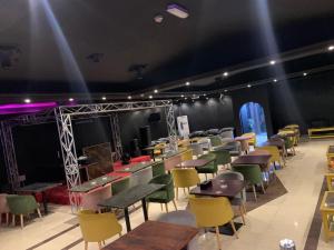 Posezení v ubytování sun rise hotel راس الخيمة