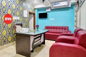 Ruang duduk di Hotel O Lewis Paradise